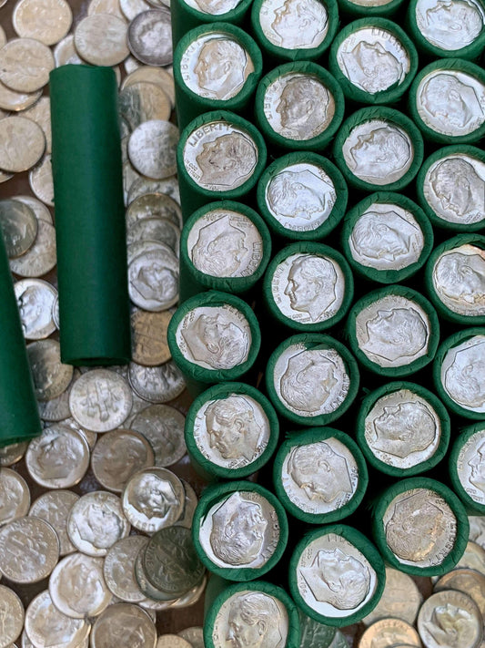 VINTAGE GREEN BANK ROLL WITH A BU SILVER DIME SHOWING