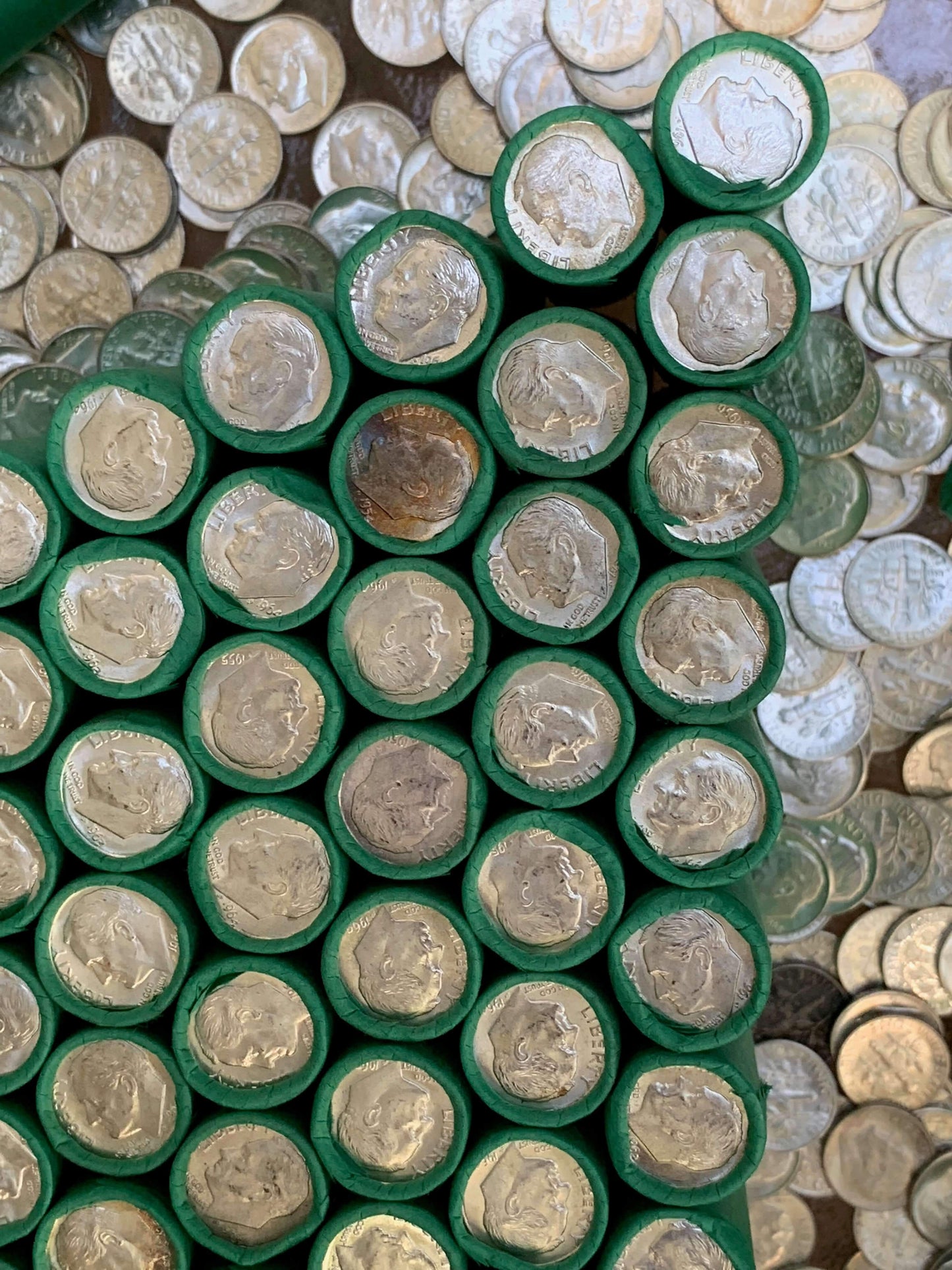 VINTAGE GREEN BANK ROLL WITH A BU SILVER DIME SHOWING