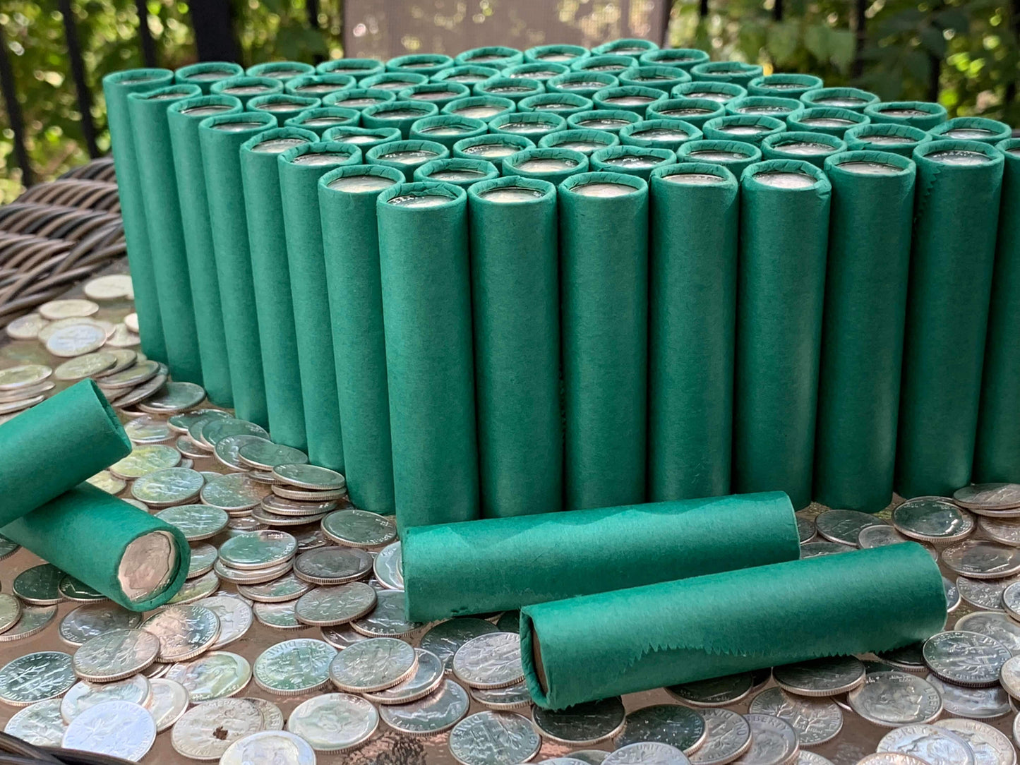 VINTAGE GREEN BANK ROLL WITH A BU SILVER DIME SHOWING