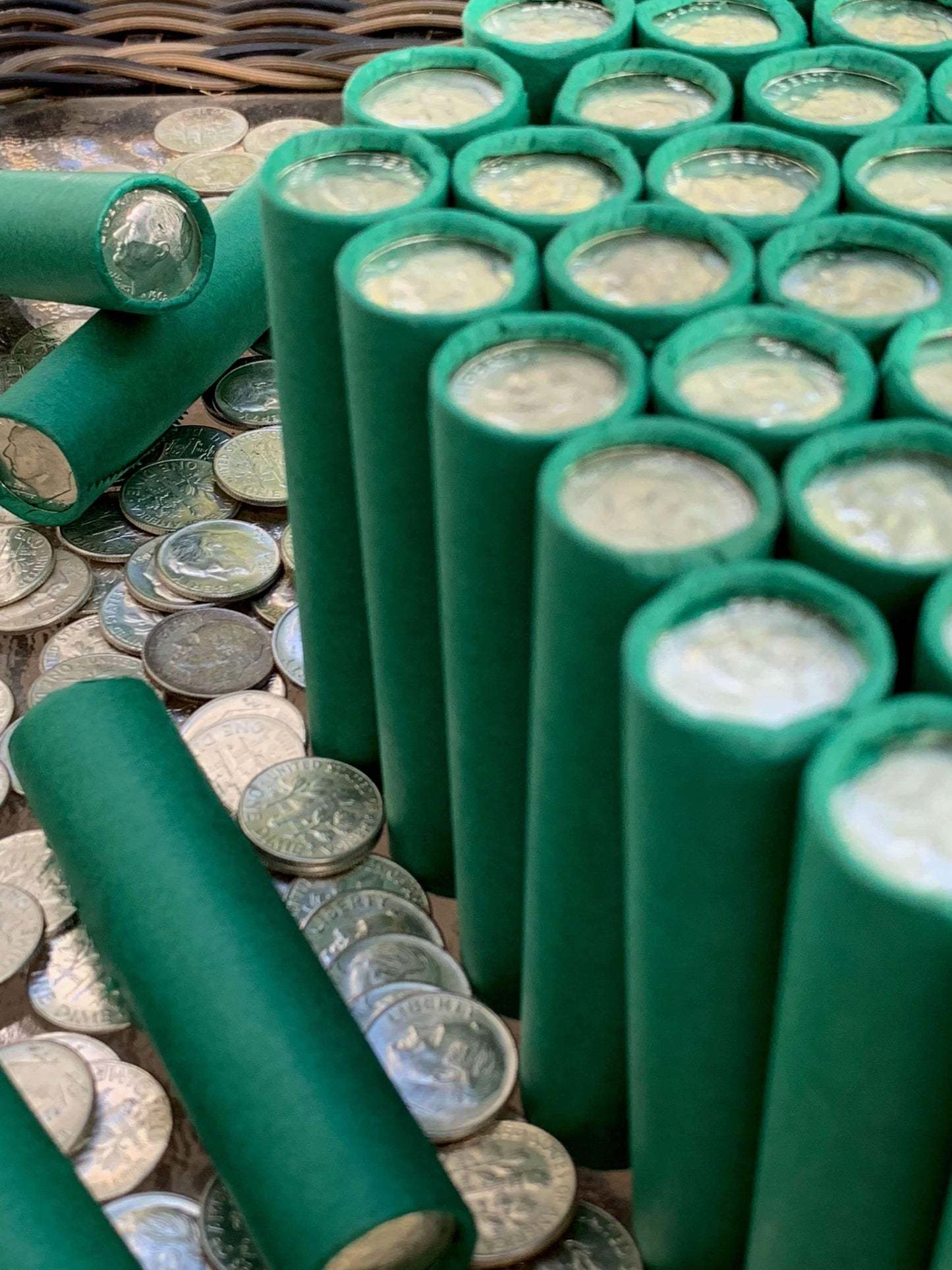 VINTAGE GREEN BANK ROLL WITH A BU SILVER DIME SHOWING